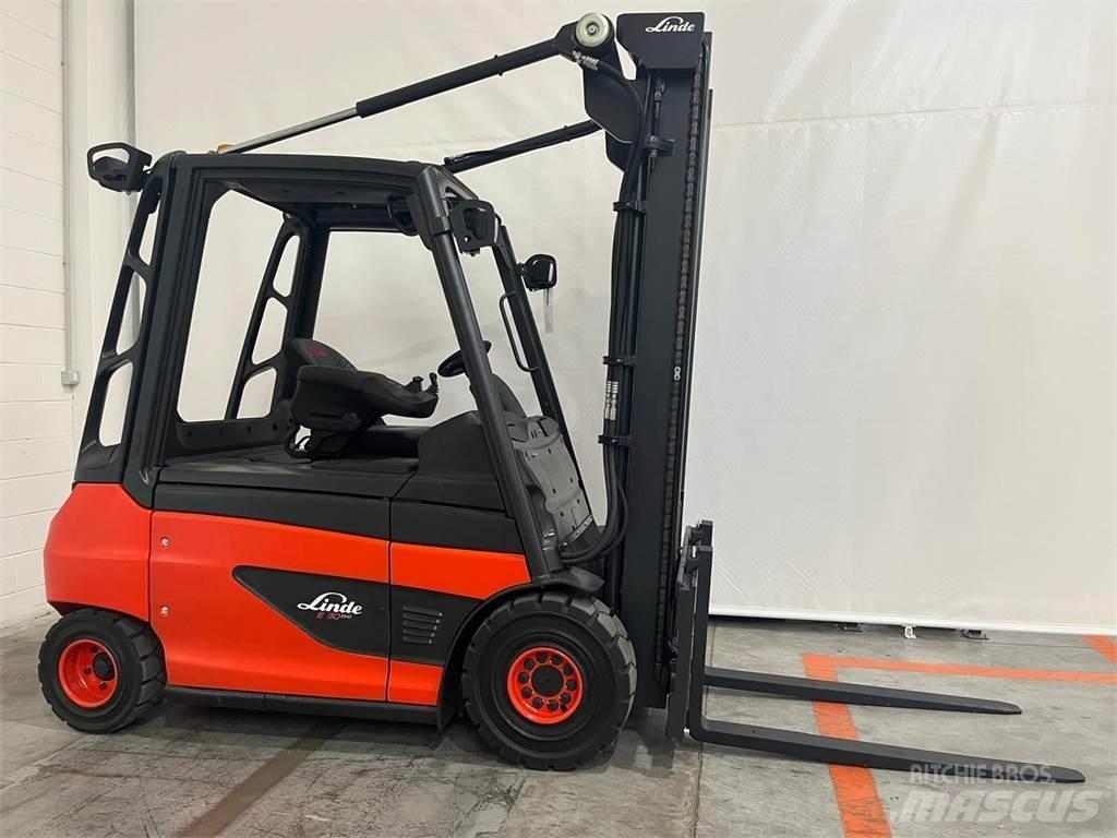 Linde E30-01 Akumulátorové vozíky