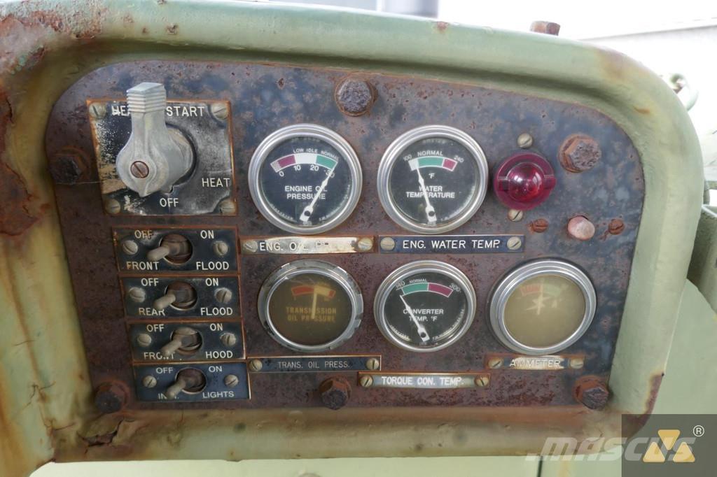 CAT D7F Ex-army Pásové dozery