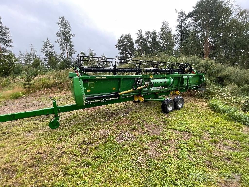 John Deere S760 Sklízecí mlátičky