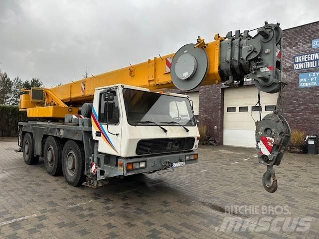 Grove GMK 3050 Univerzální terénní jeřáby