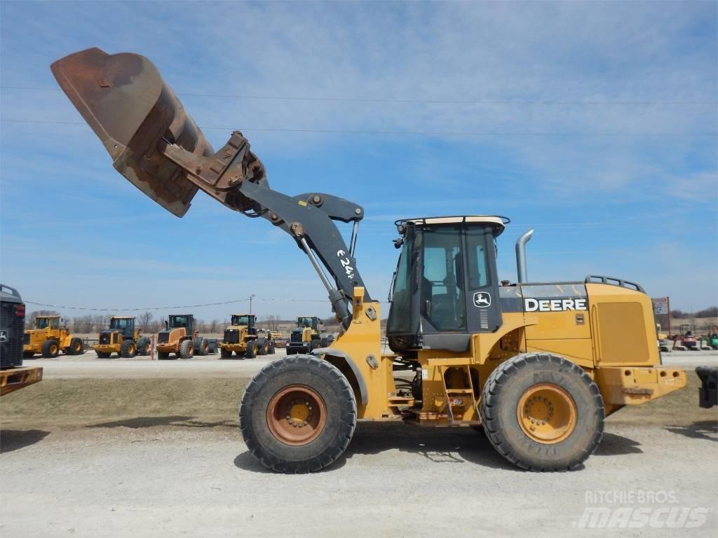 John Deere 624K Kolové nakladače