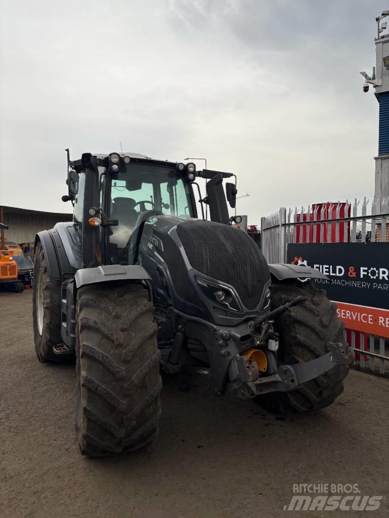 Valtra T 254 Traktory