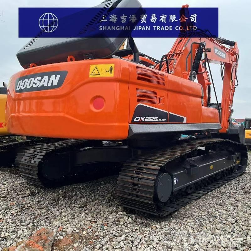 Doosan DX 225 Pásová rýpadla