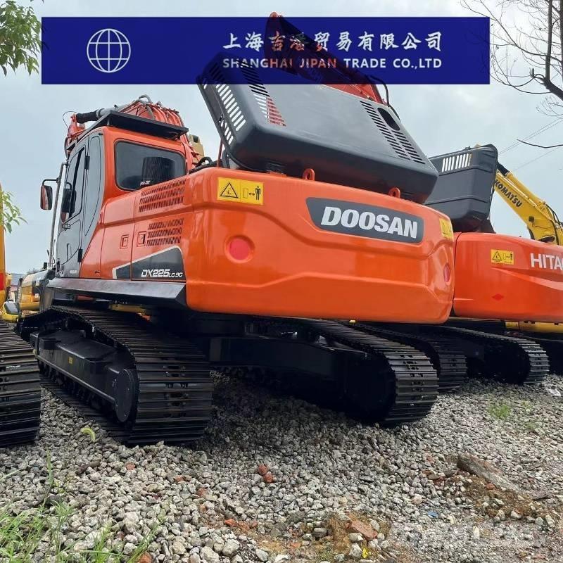 Doosan DX 225 Pásová rýpadla