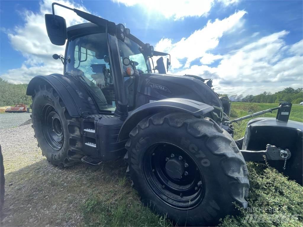Valtra N 175 Traktory