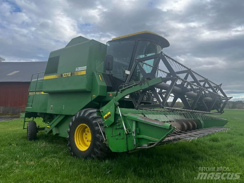 John Deere 1072 Sklízecí mlátičky