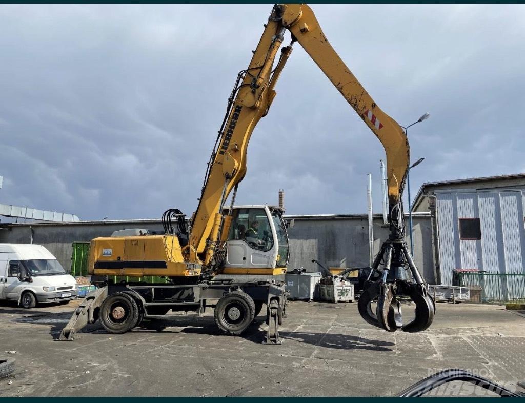 Liebherr 924 Stroje pro manipulaci s odpadem
