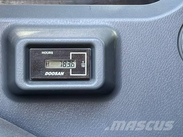Doosan DX 140 LC-7 Pásová rýpadla