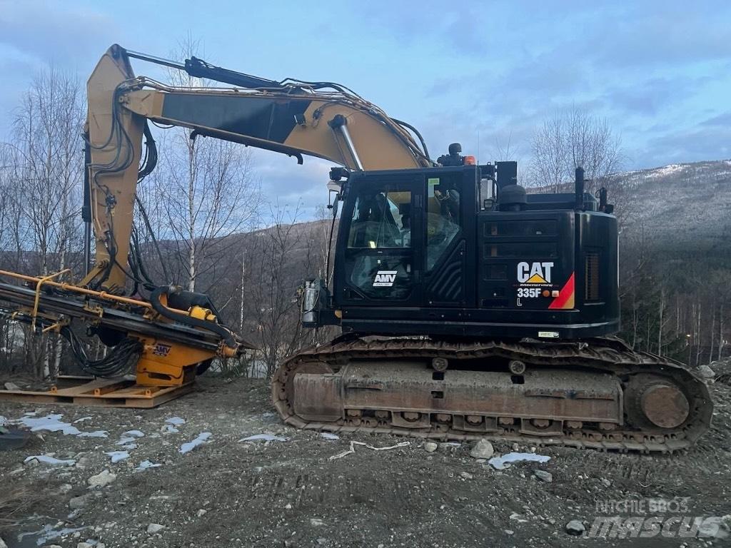 CAT 335 F L CR Povrchové vrtací stroje