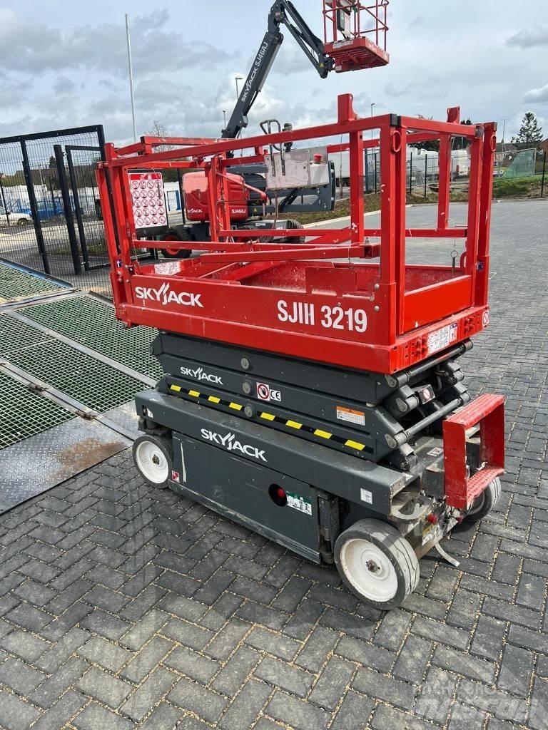 SkyJack SJ 3219 Nůžková zvedací plošina