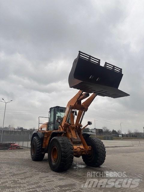 CASE 921 E Kolové nakladače