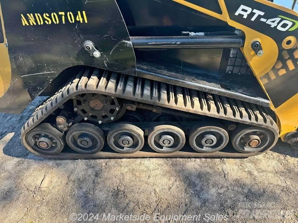 ASV RT 40 Smykem řízené nakladače