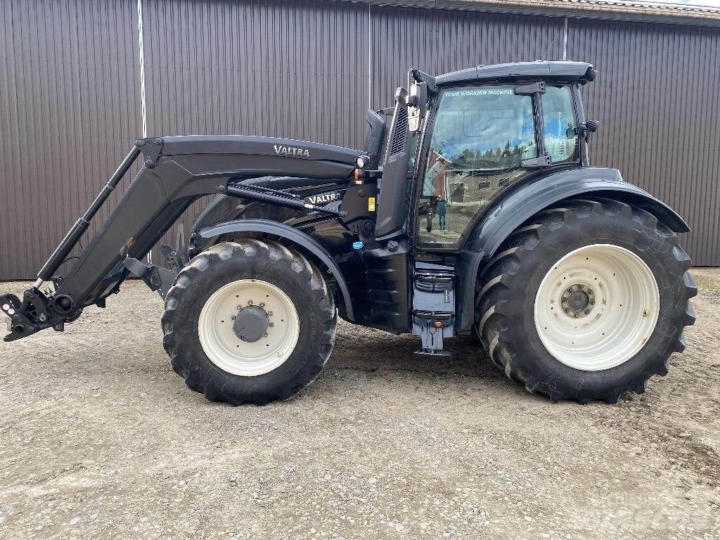 Valtra T 254 V Traktory