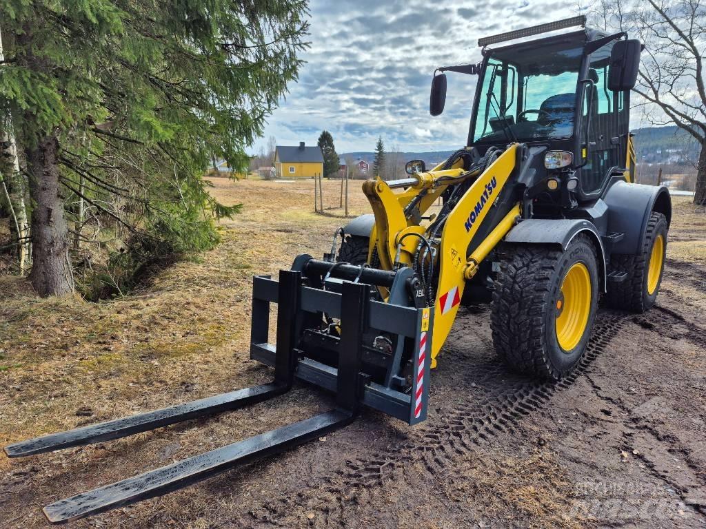 Komatsu WA 100 M Kolové nakladače