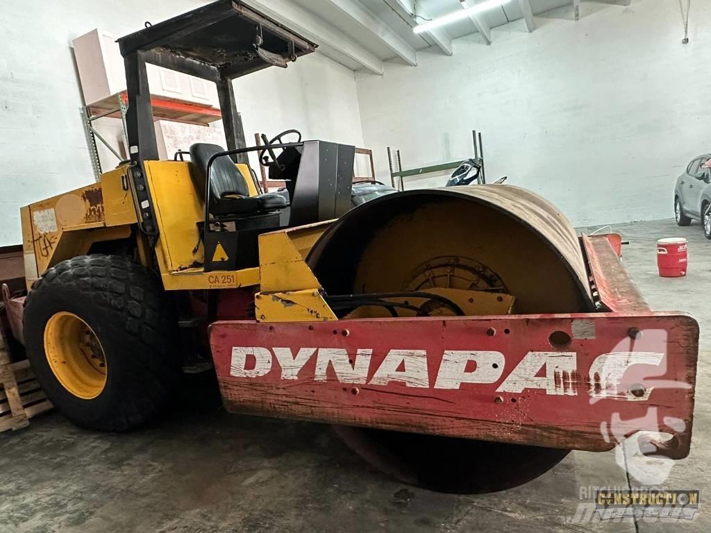 Dynapac CA 251 D Tahačové válce