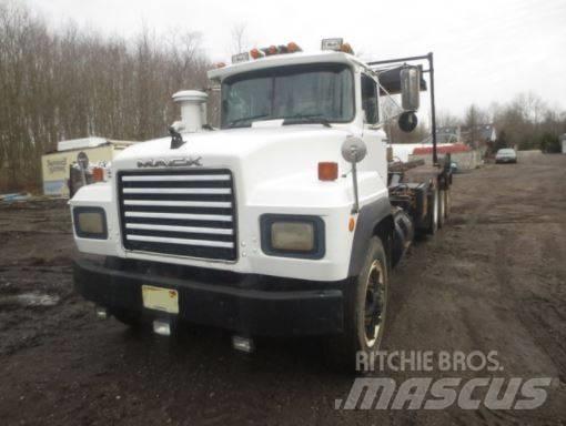Mack RD 686 SX Lanový nosič kontejnerů