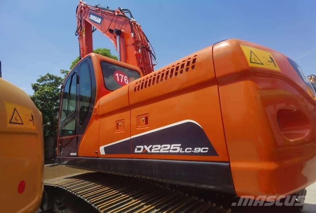 Doosan DX 225 LC Pásová rýpadla