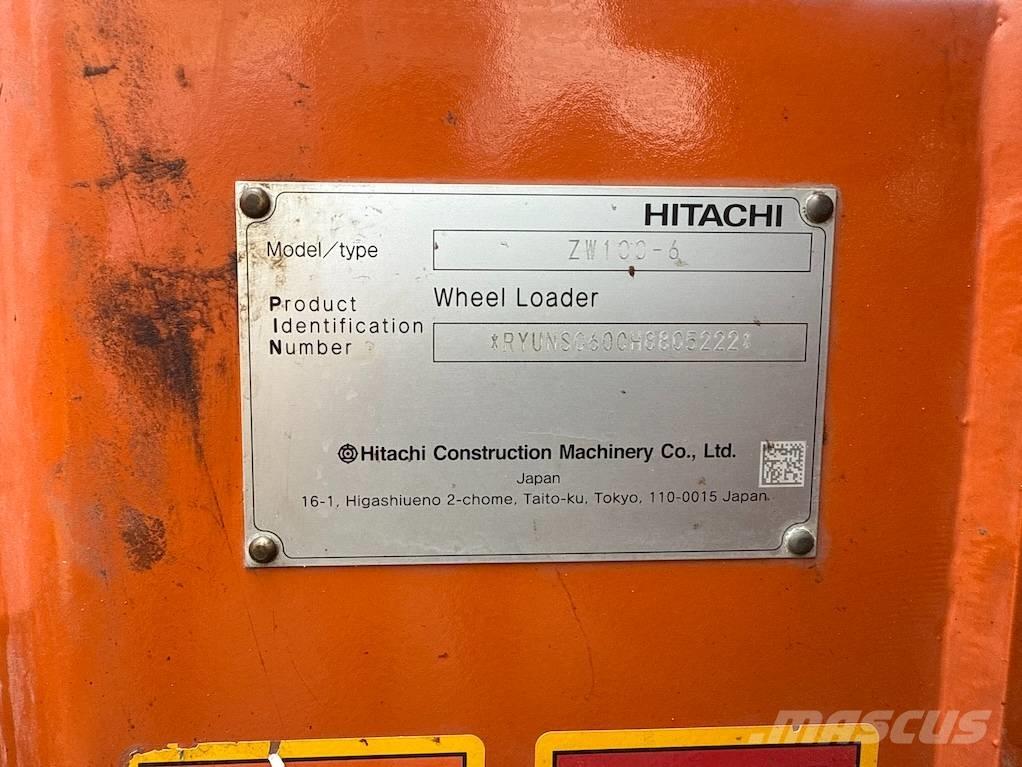 Hitachi ZW 100 Kolové nakladače
