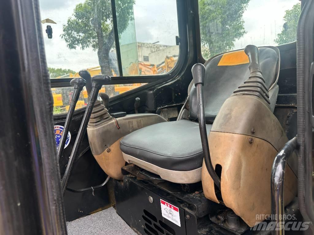 CAT 303 Mini rýpadla < 7t