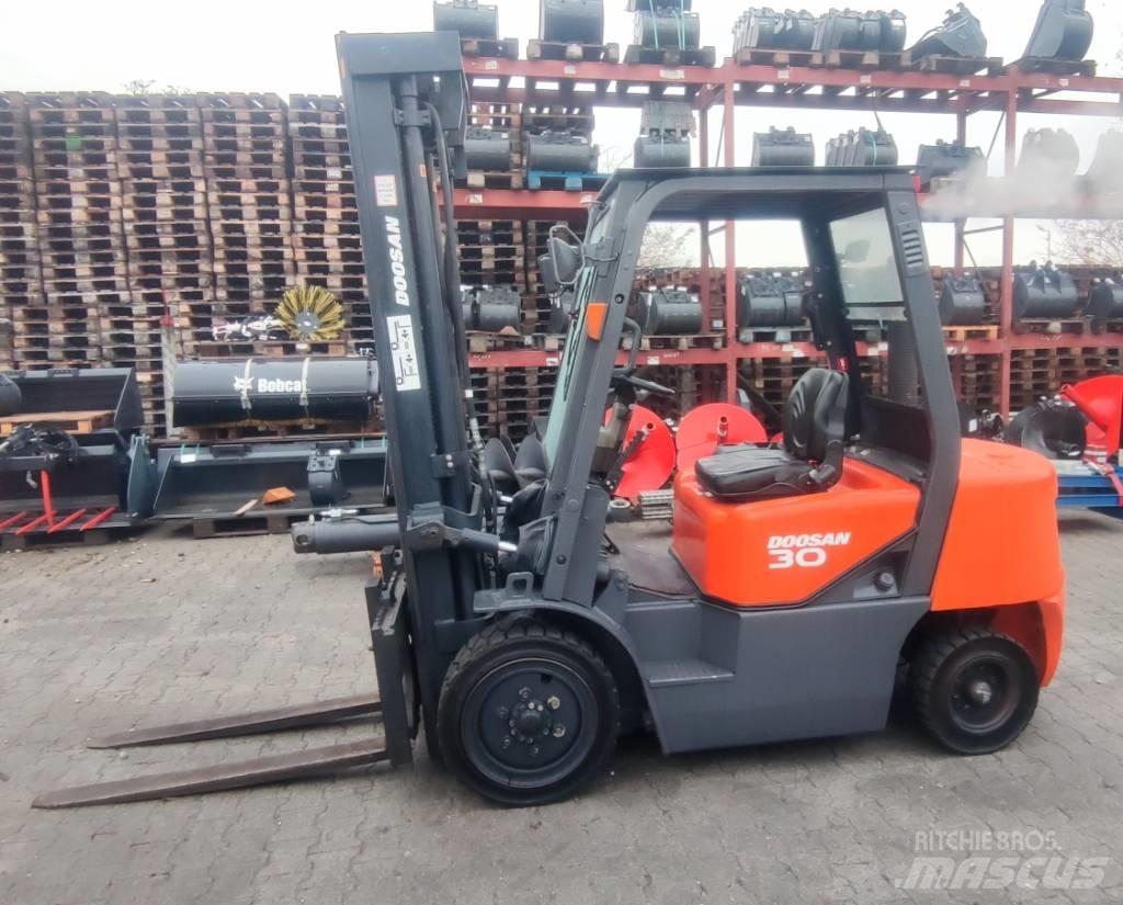 Doosan D 30 G Dieselové vozíky