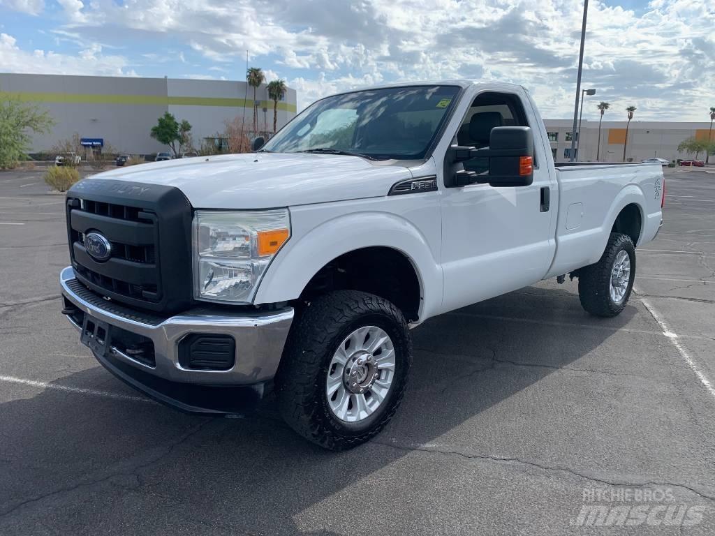 Ford F 350 Skříňová nástavba