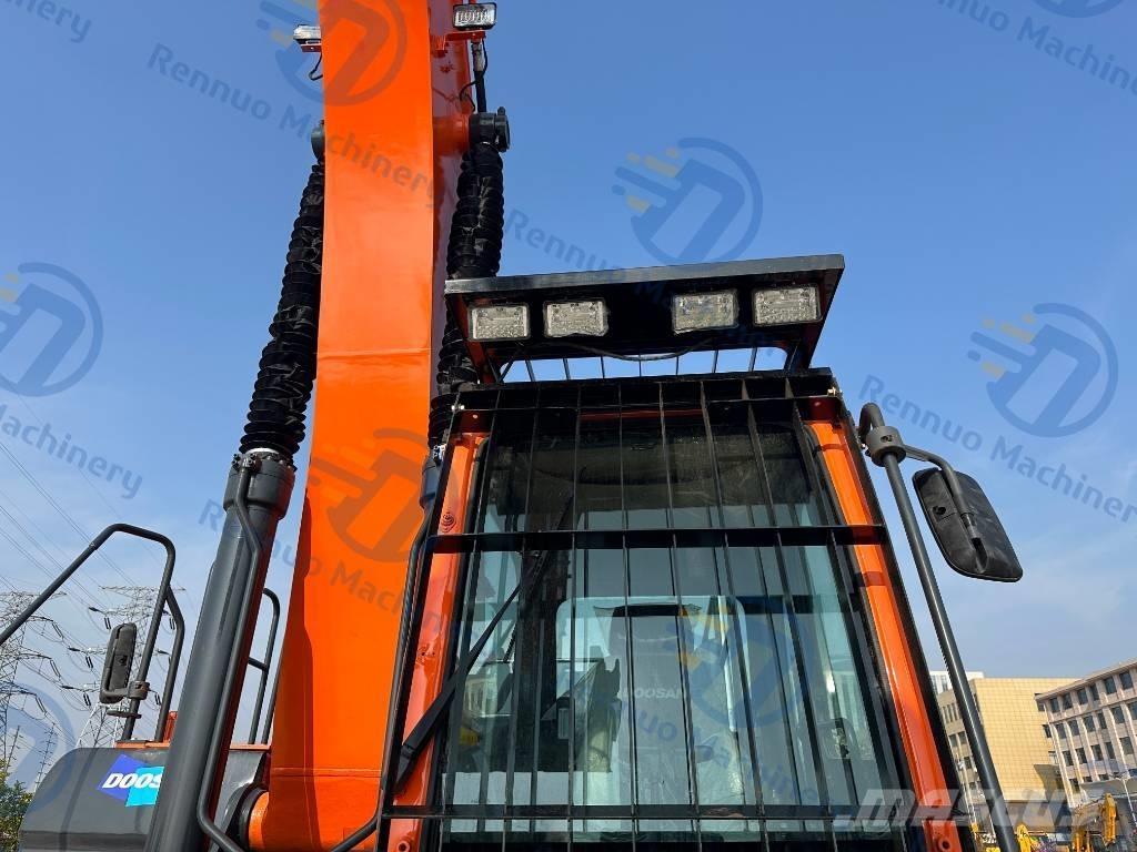 Doosan DX 300LC-9C Pásová rýpadla