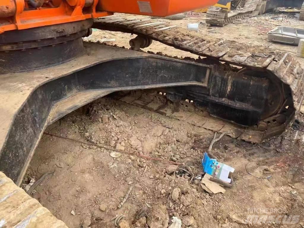 Doosan DH220LC-5 Pásová rýpadla