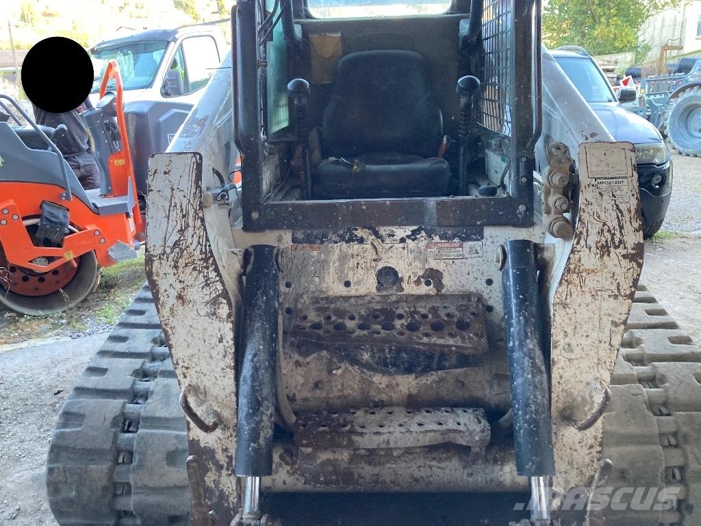 Bobcat T 300 Smykem řízené nakladače