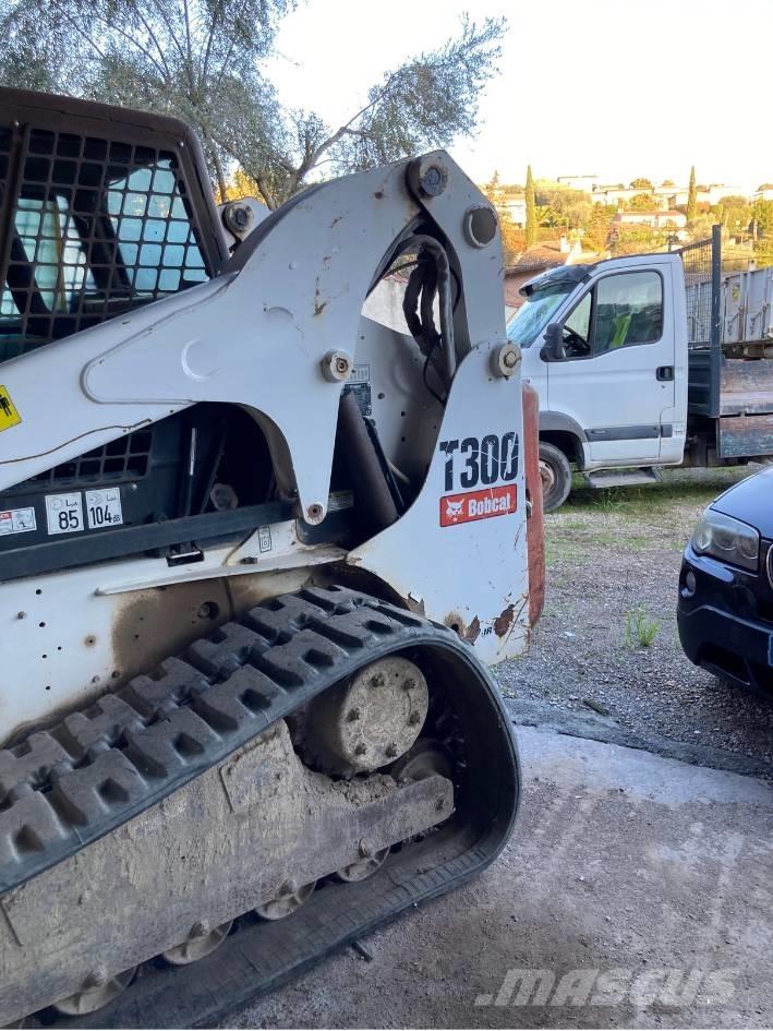 Bobcat T 300 Smykem řízené nakladače