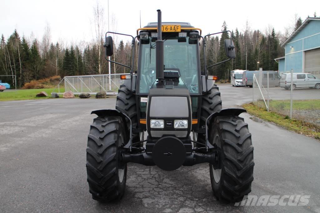 Valtra 700 Traktory