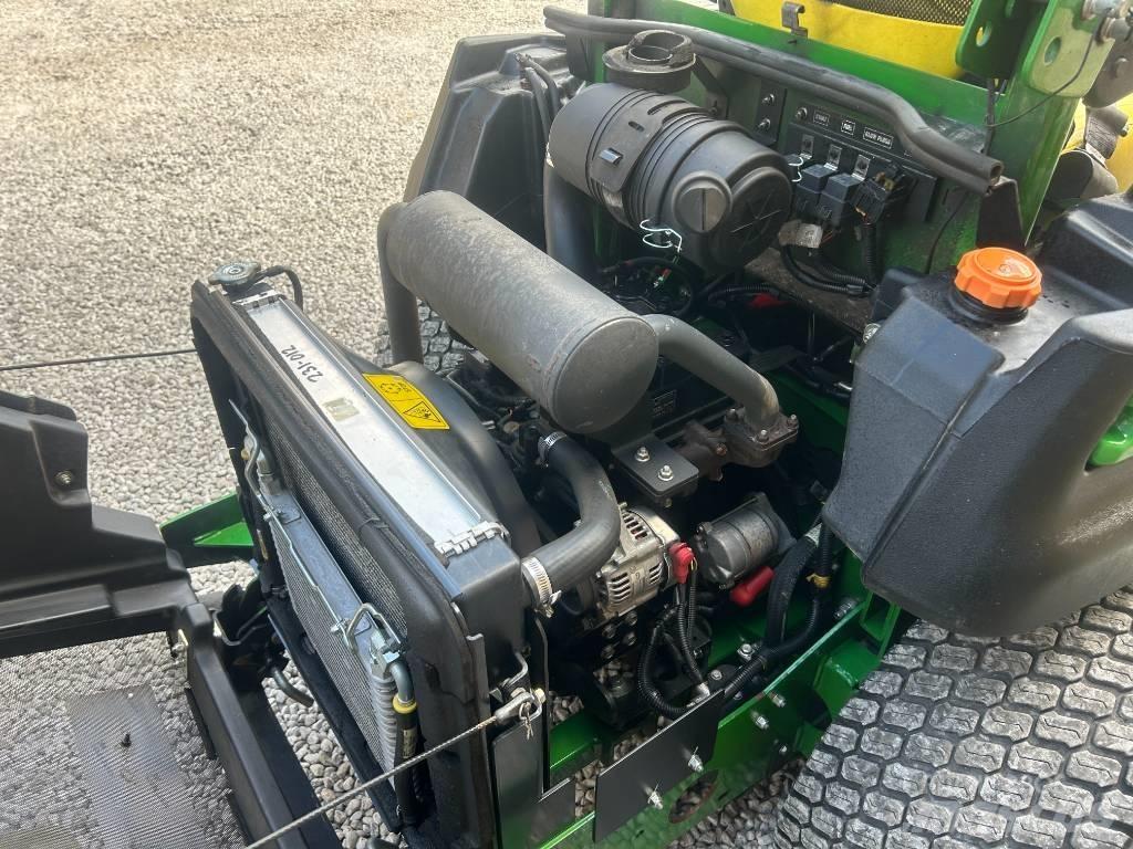 John Deere 997 Sekačky s nulovým poloměrem otáčení