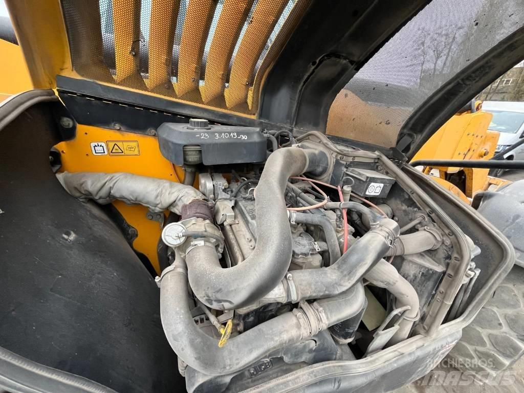 JCB 535-125 Teleskopické manipulátory