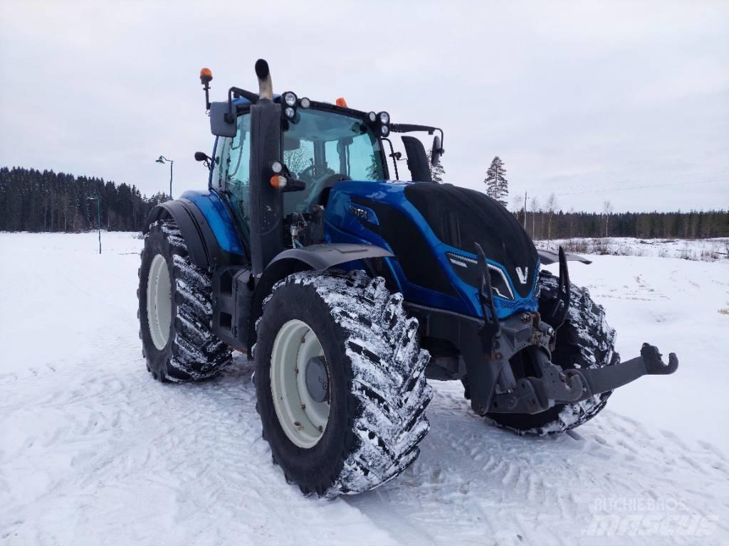 Valtra T 174 VERSU Traktory