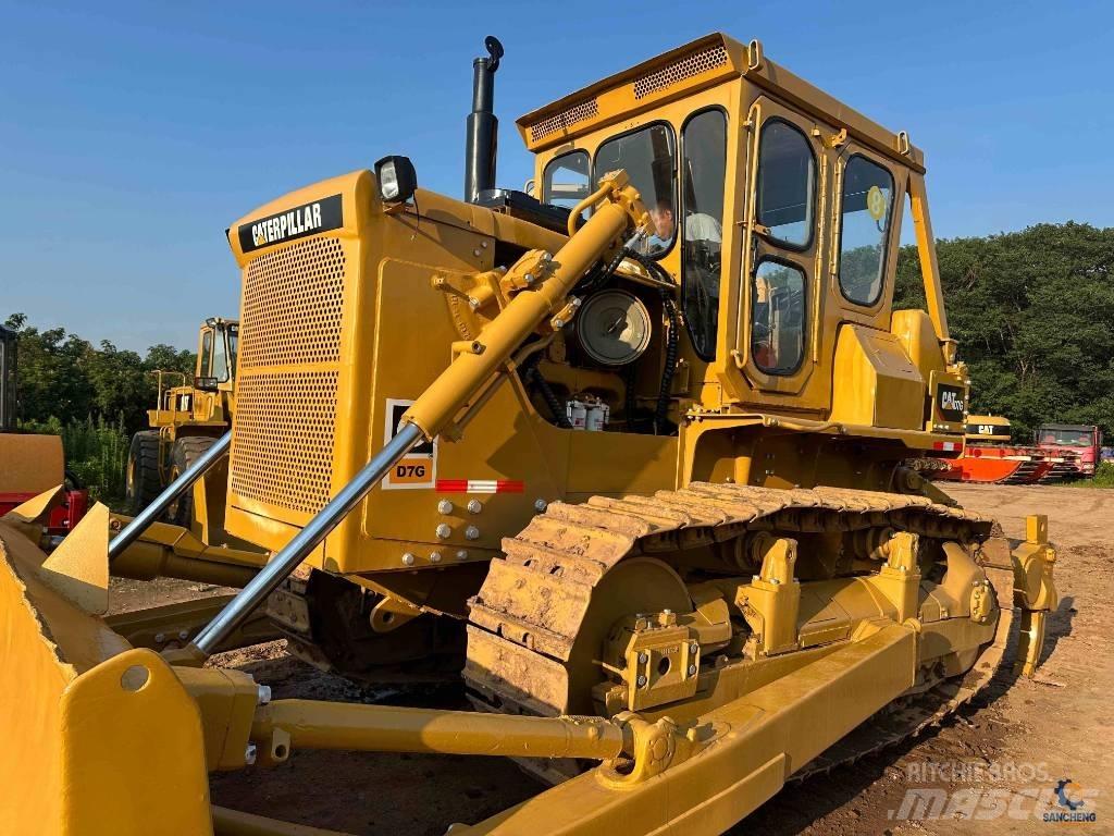 CAT D 7 G Pásové dozery