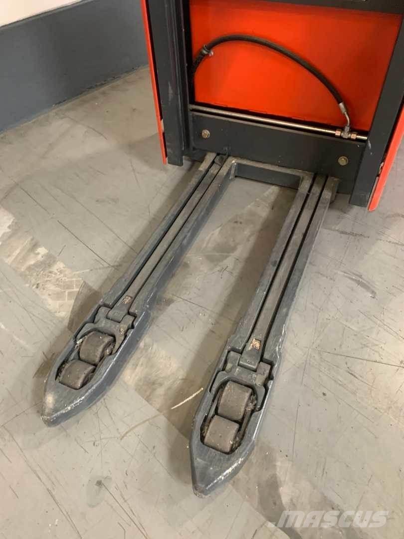 Linde L12I Samohybné vozíky
