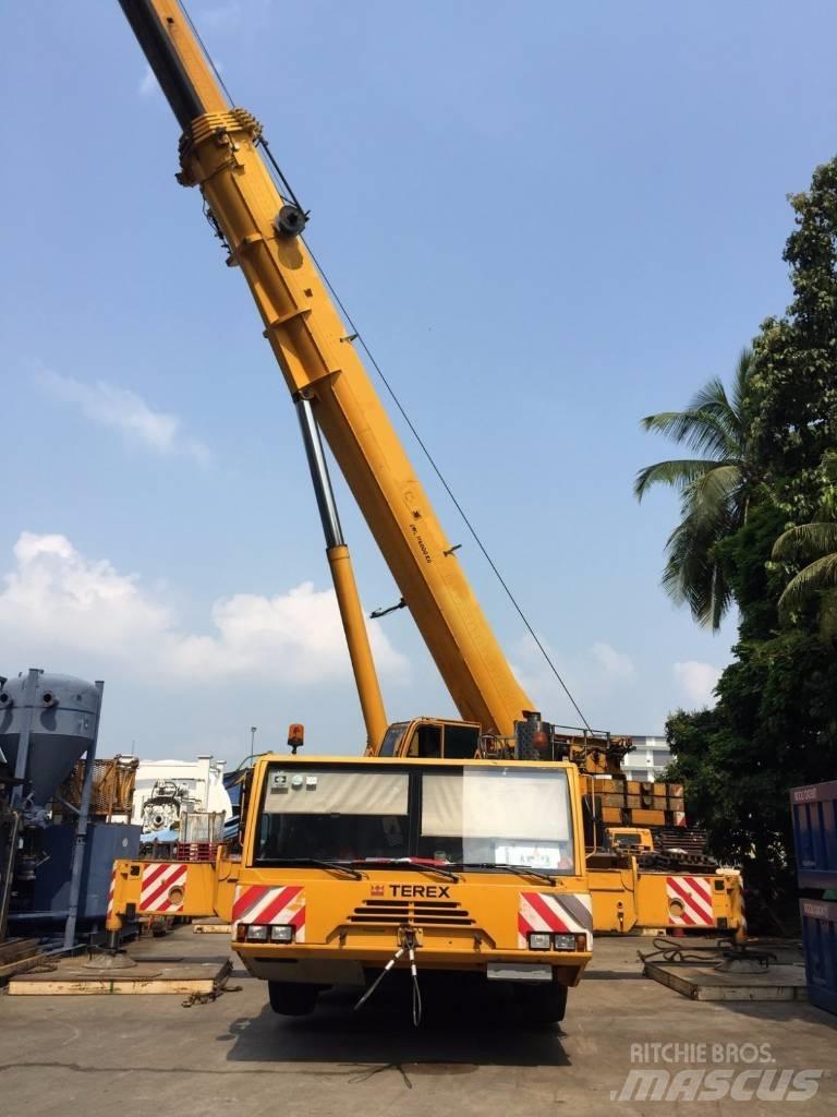 Terex Demag 250T Univerzální terénní jeřáby