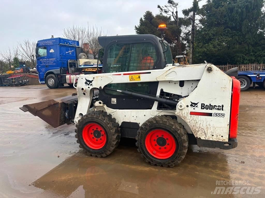 Bobcat S550 Smykem řízené nakladače