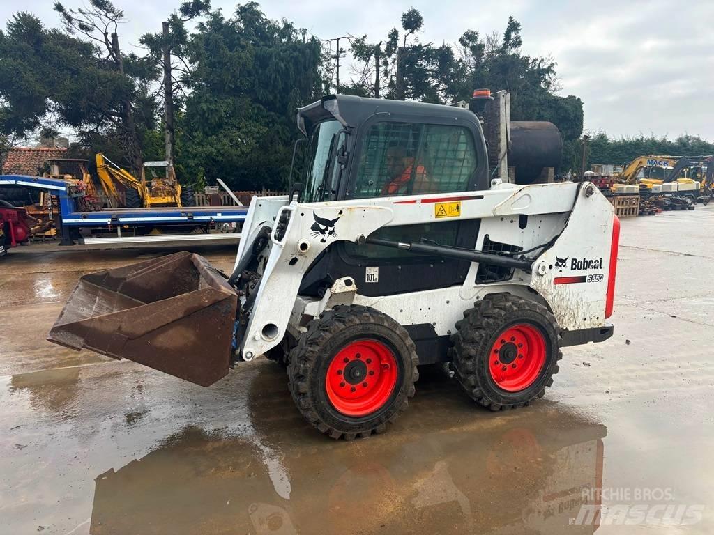Bobcat S550 Smykem řízené nakladače