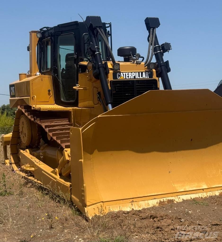 CAT D 6 T XL Pásové dozery