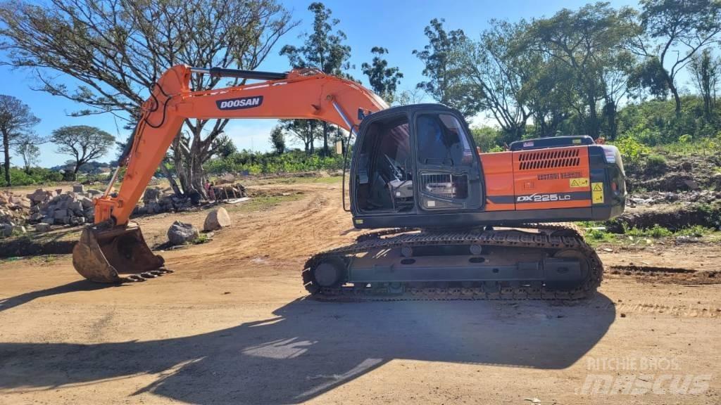 Doosan DX 225 LCA Pásová rýpadla