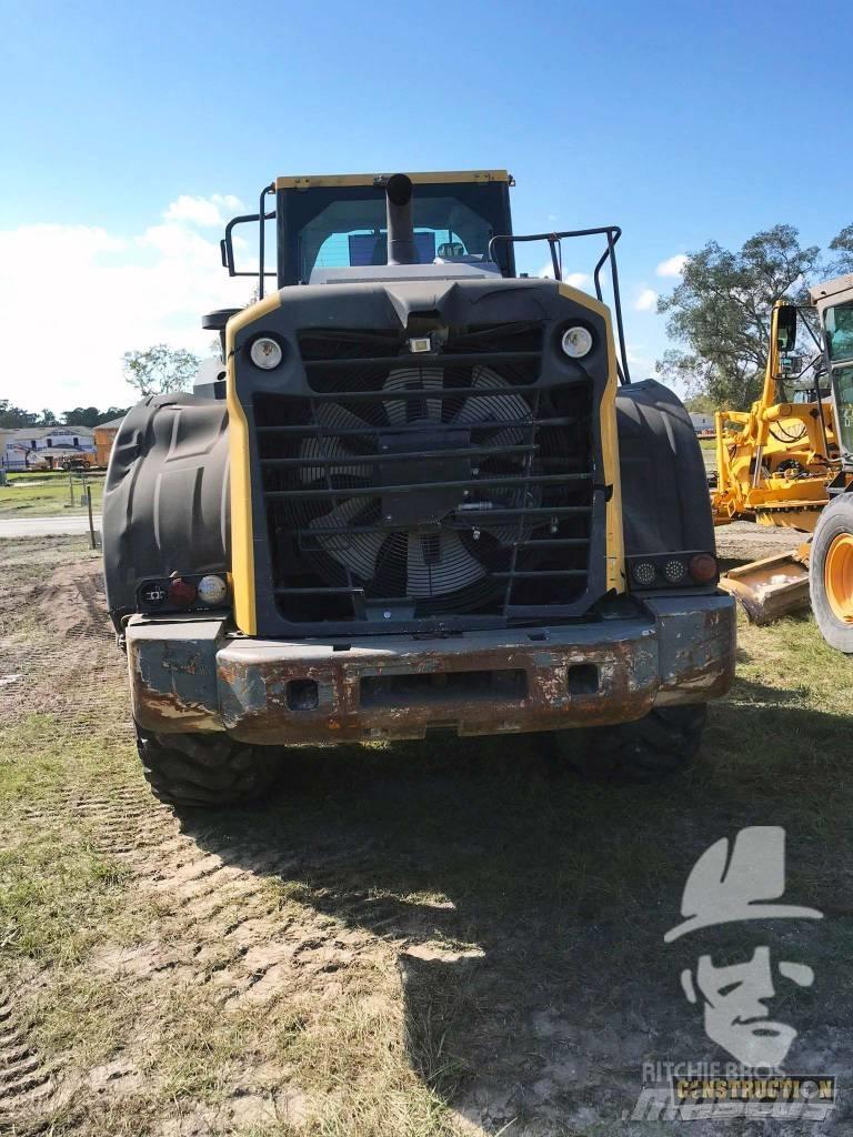 Komatsu WA380 Kolové nakladače