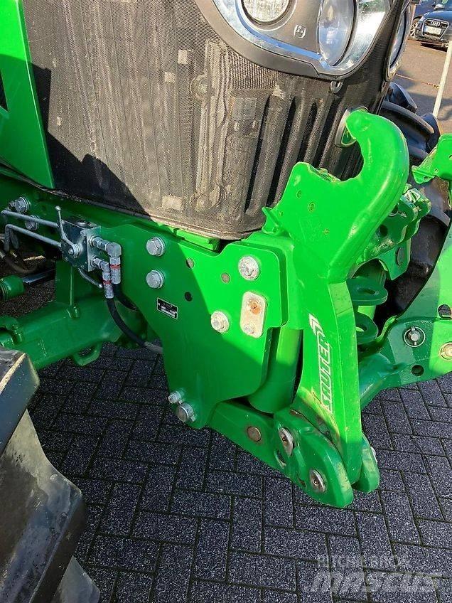 John Deere 6090M Traktory