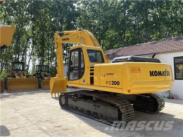 Komatsu PC200-7 Pásová rýpadla
