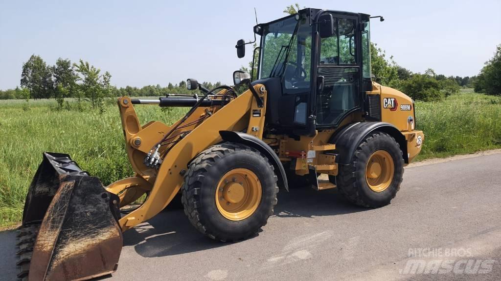 CAT 908M Kolové nakladače