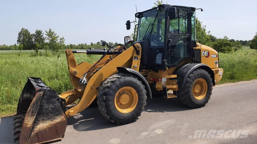 CAT 908M Kolové nakladače