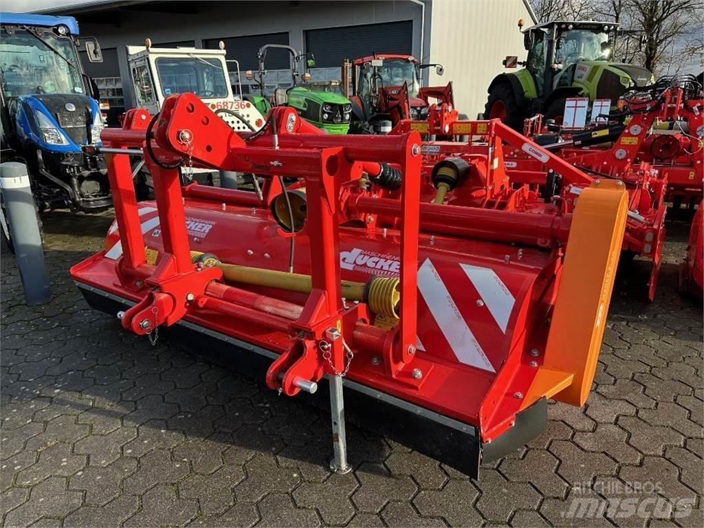 Dücker UM 27 HV G7 Stroje na sklizeň pícnin-příslušenství