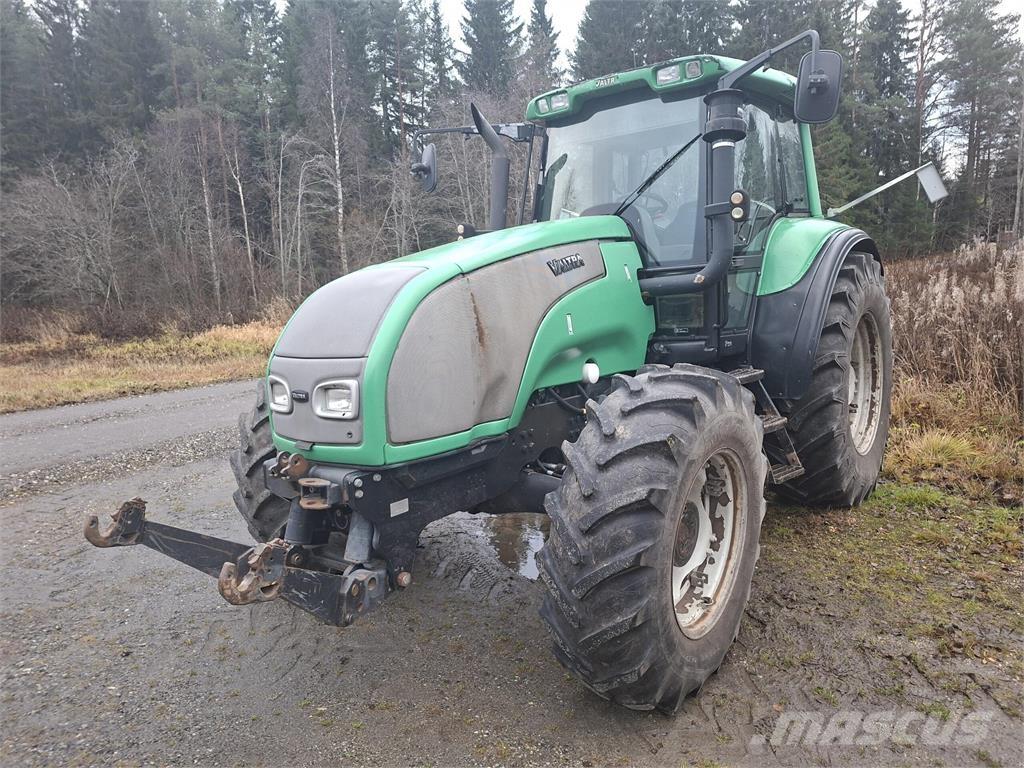 Valtra T190 7.4 Traktory