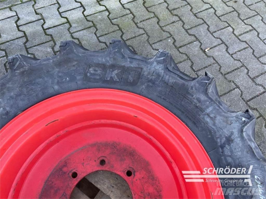 BKT 1X 320/70 R24 Pneumatiky, kola a ráfky