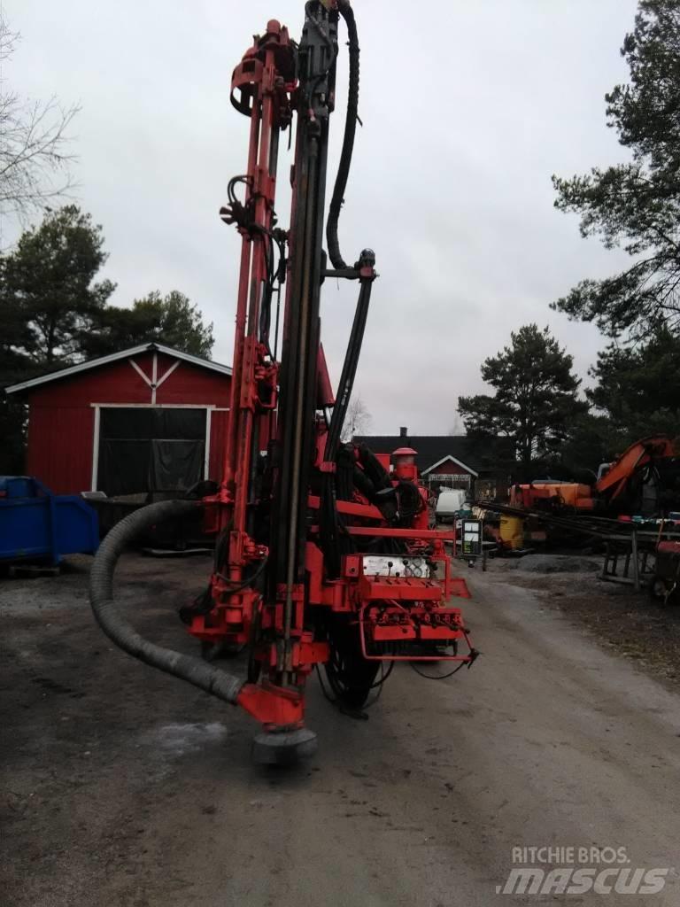 Tamrock Dhat 500 Povrchové vrtací stroje