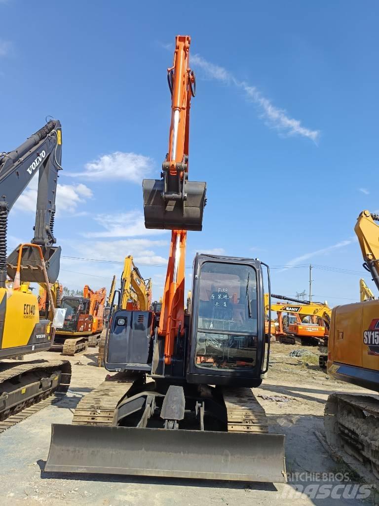 Hitachi ZX 75 Midi rýpadla 7t - 12t